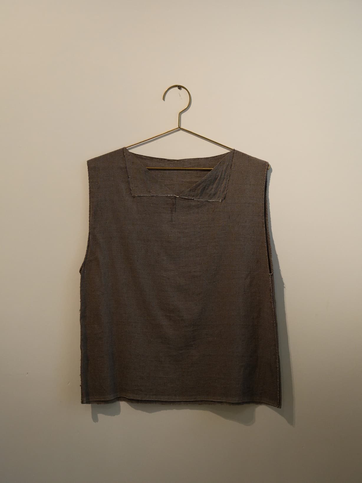 sana insania ≠ Hojicha vest - 100% Indian Tussah Silk Hand-stitched