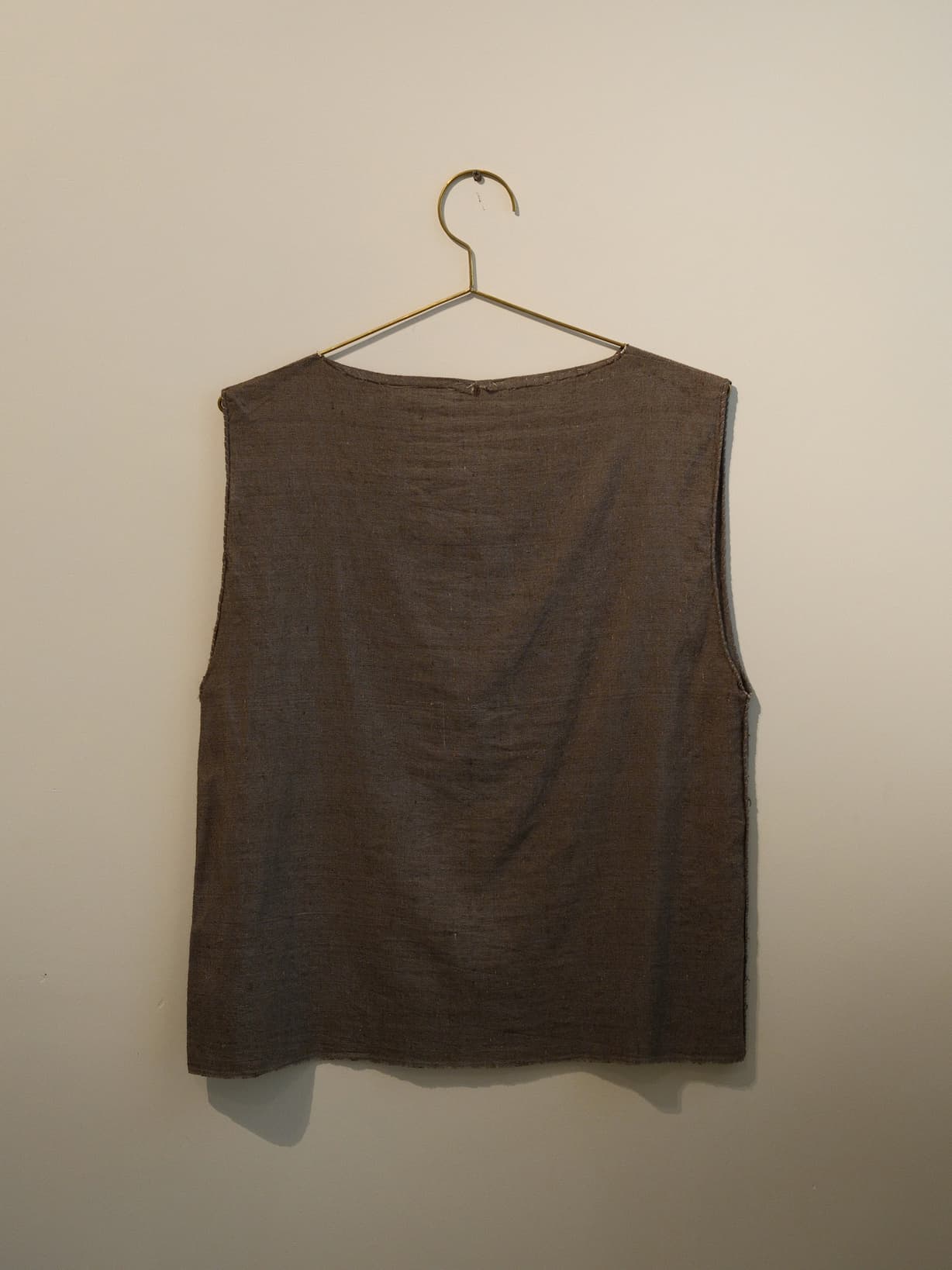 sana insania ≠ Hojicha vest - 100% Indian Tussah Silk Hand-stitched