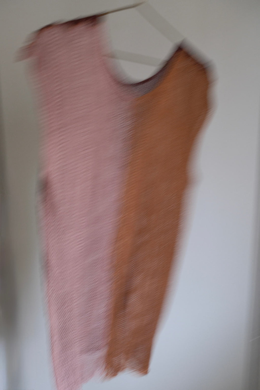 sana insania ≠ Silk Knitted Vest