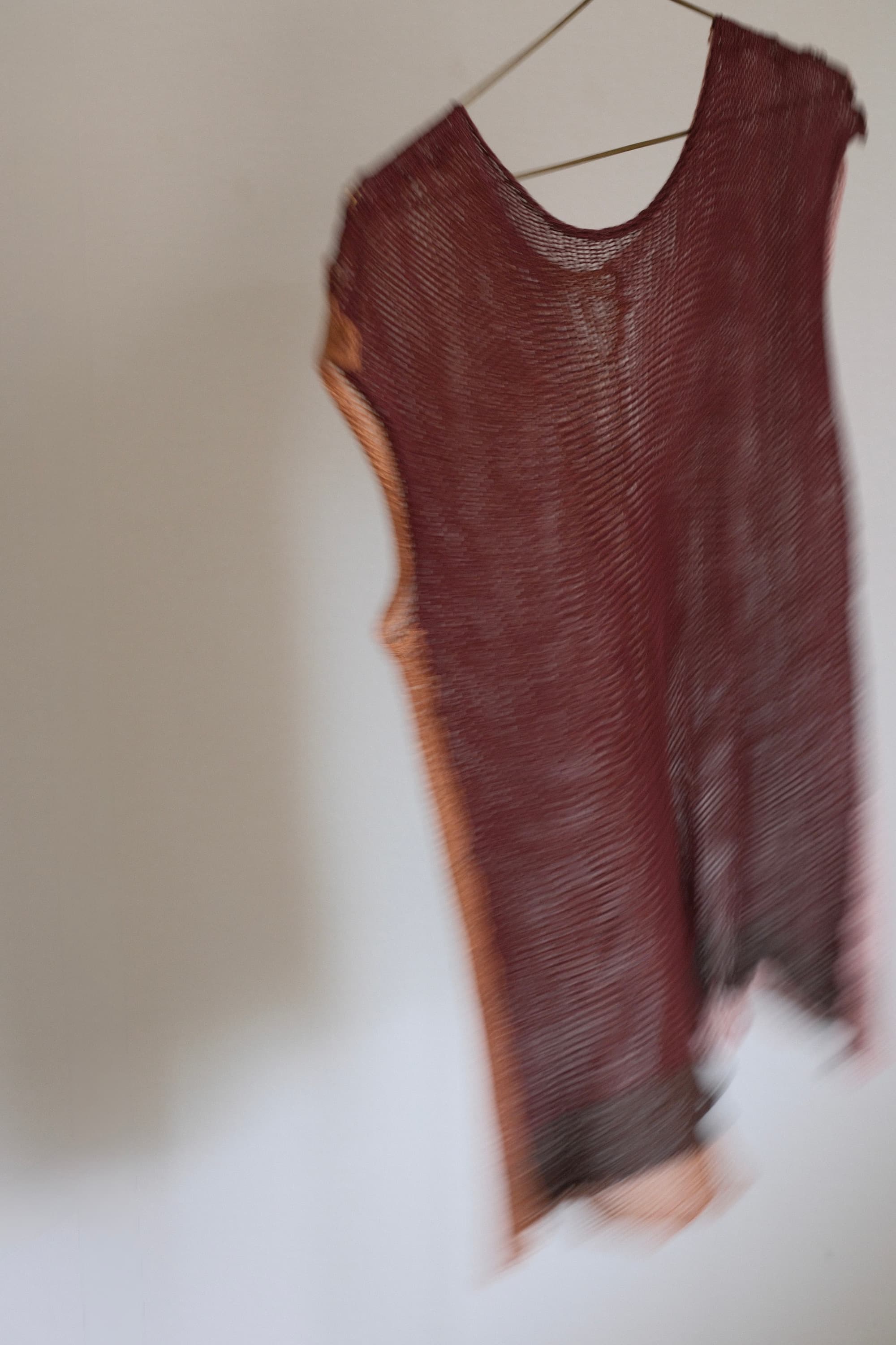 sana insania ≠ Silk Knitted Vest