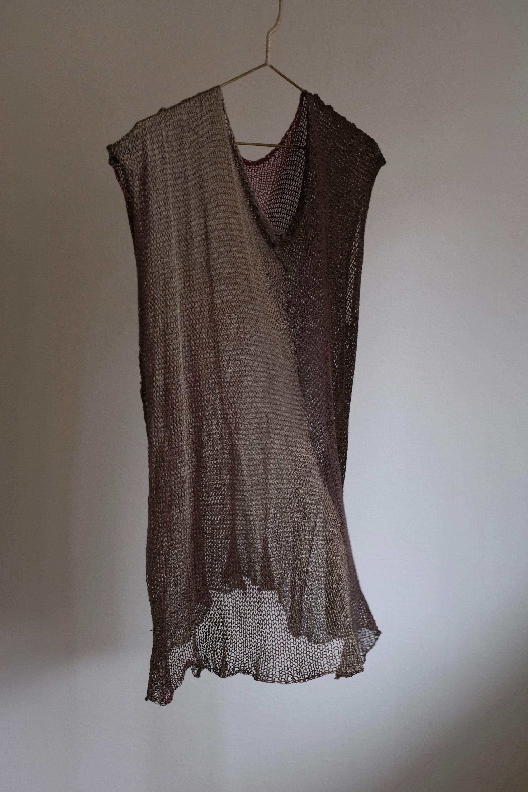 sana insania ≠ Silk Knitted Vest