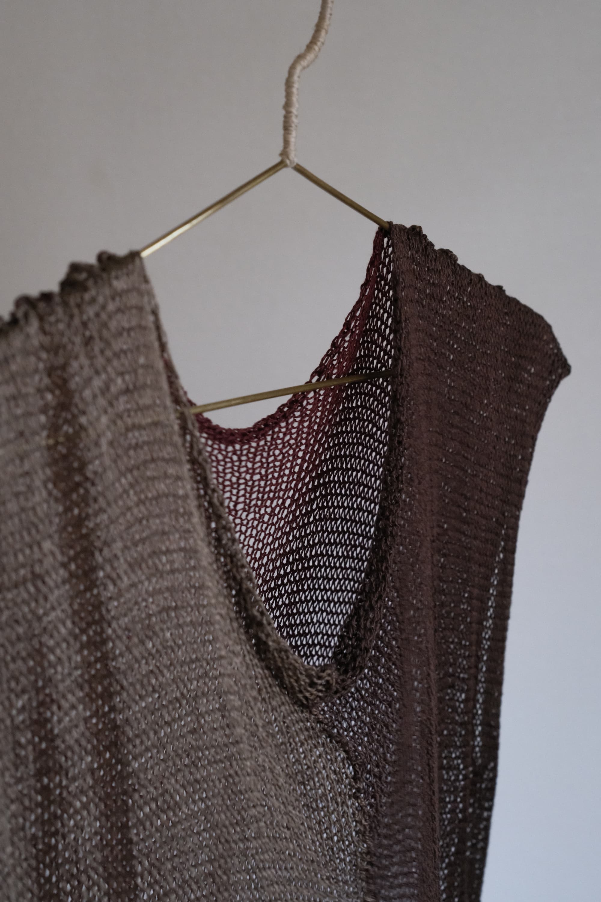 sana insania ≠ Silk Knitted Vest